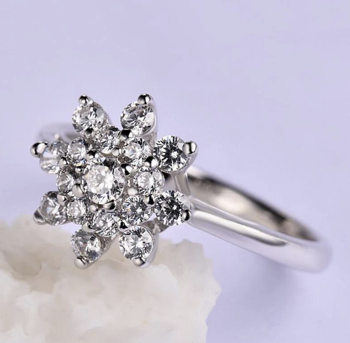 Simple Fashion Flower Shape Engagement Ring