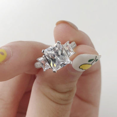 Princess Cut Three Stone Ring - jolics