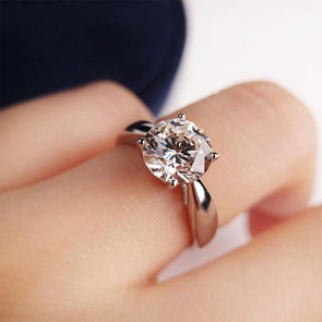 Round Cut Solitaire Engagement Ring - jolics